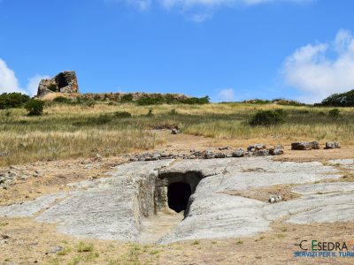 Necropoli di Filigosa Nuraghe Ruggiu e tomba 1